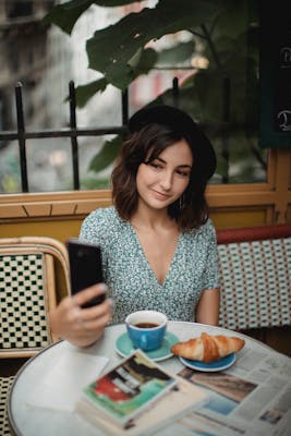 Kari, 30